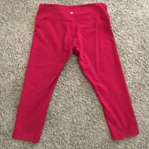 Lululemon wonder under crops